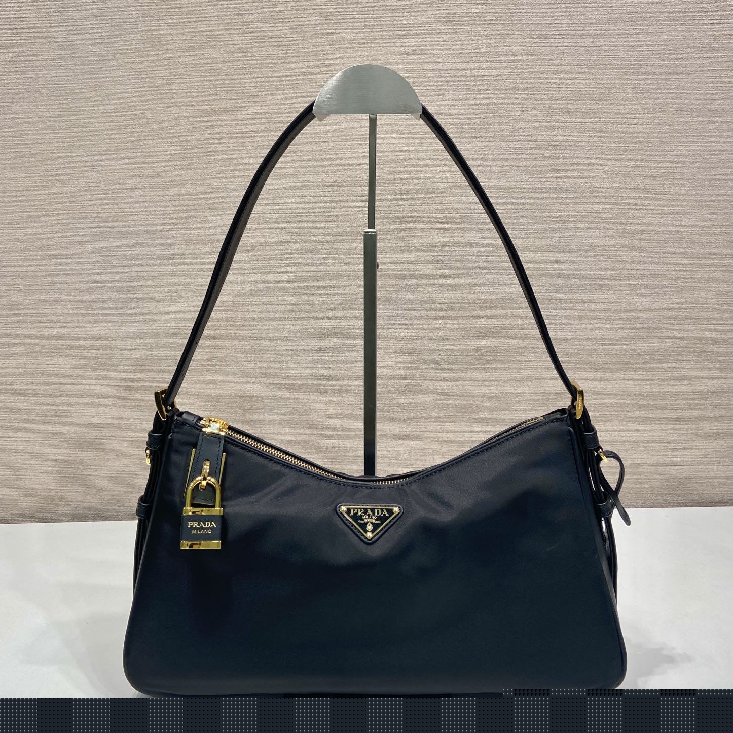 Pra*a top handle bags